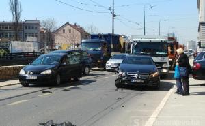 Saobraćajna nesreća na Drveniji, velika gužva u centru grada