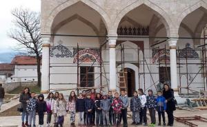 Učiteljice Jelena i Marija odvele učenike u posjetu džamijama u Foči