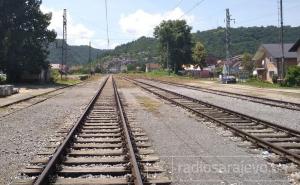 Beživotno tijelo muškarca pronađeno pored pruge u Prijedoru