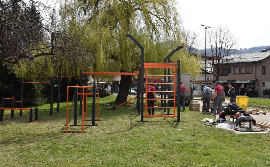 Visoko dobija street workout parkove: U toku ugradnja sprava za vježbanje