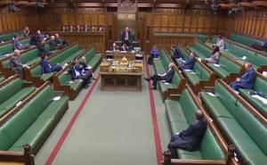Neobična scena u Britanskom parlamentu: Voda curila sa plafona