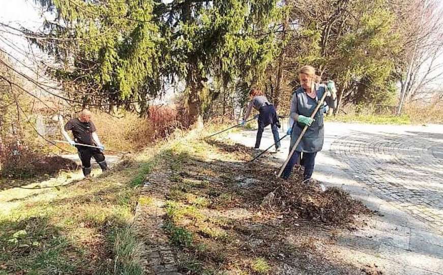 Akcija čišćenja Spomen-parka Vraca: Uklanjanje grafita, smeća i rastinja