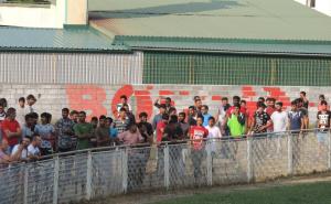 Ljubav se rodila: Migranti i crveni Pegazi iz Bihaća skupa obnavljaju stadion