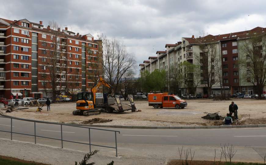 Počela izgradnja parkinga sa zelenim pojasom na Dobrinji