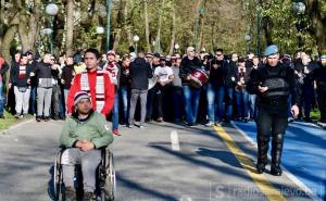 Horde zla krenule u korteu ka stadionu Grbavica 