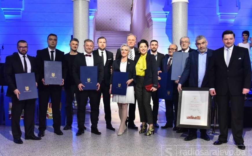 Grad noćas slavi, čestitamo dobitnicima: U Vijećnici uručene Šestoaprilske nagrade