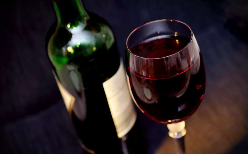 Nova istraživanja pokazala: Čaša vina dnevno je MIT!