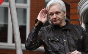 Pogledajte video hapšenja Juliana Assangea: To nije isti čovjek