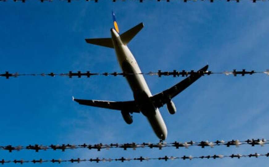 Njemačka u BiH deportovala trojicu muškaraca osumnjičenih za pripadnost ISIL-u