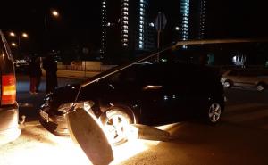 U sudaru dva automobila na Pofalićima "stradala" ulična rasvjeta
