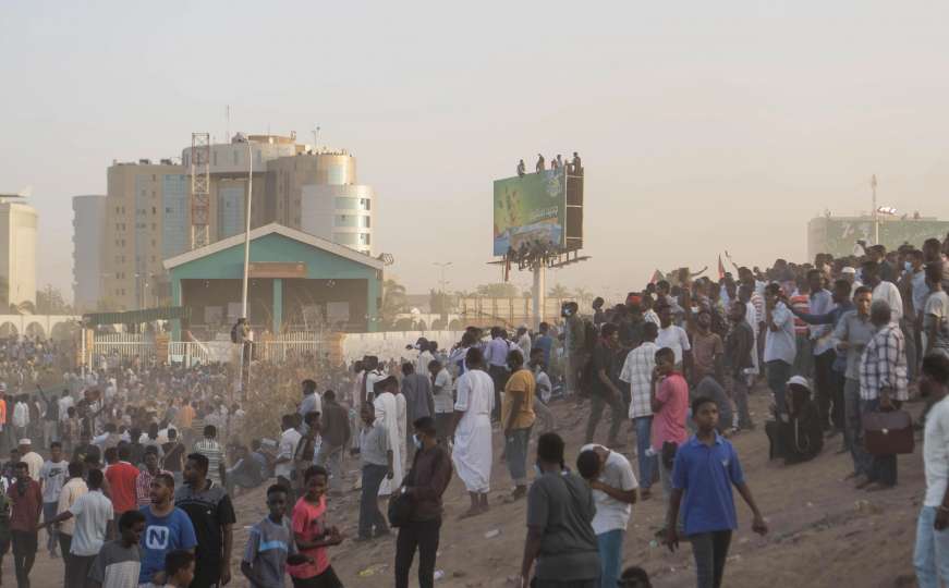 Sudanci i dalje protestiraju, traže civilnu vladu 