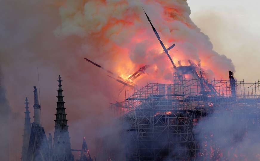 Glasnogovornik katedrale Notre Dame: Sve gori, ništa neće ostati!