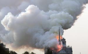 Poznate ličnosti širom svijeta upućuju podršku Francuzima: Svi smo uz Pariz 