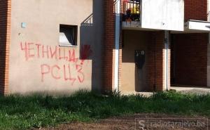 U Sarajevu osvanuo grafit “Četnici RS CZ”