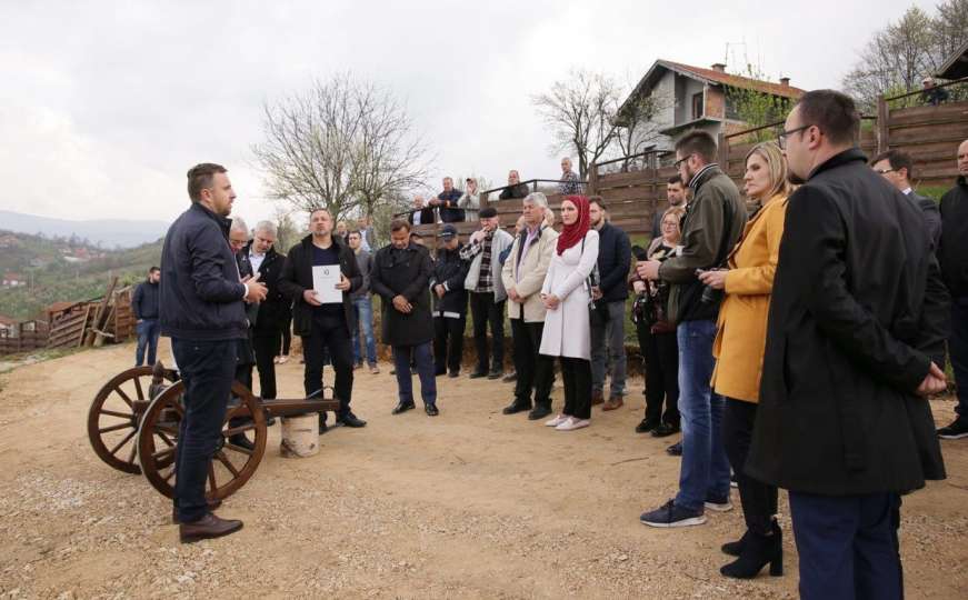 Grad Sarajevo donirao trofejne topove općinama Ilijaš, Žepče i Zavidovići