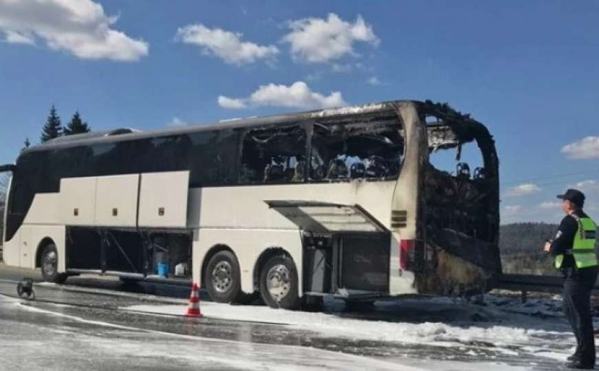 Drama na hrvatskom autoputu: Zapalio se autobus sa 52 putnika