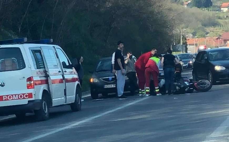 Udes na ulazu u Sarajevo: Sudar vozila i motocikla, dvoje povrijeđenih