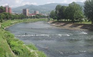 Iz korita rijeke Bosne izvučeno beživotno tijelo žene