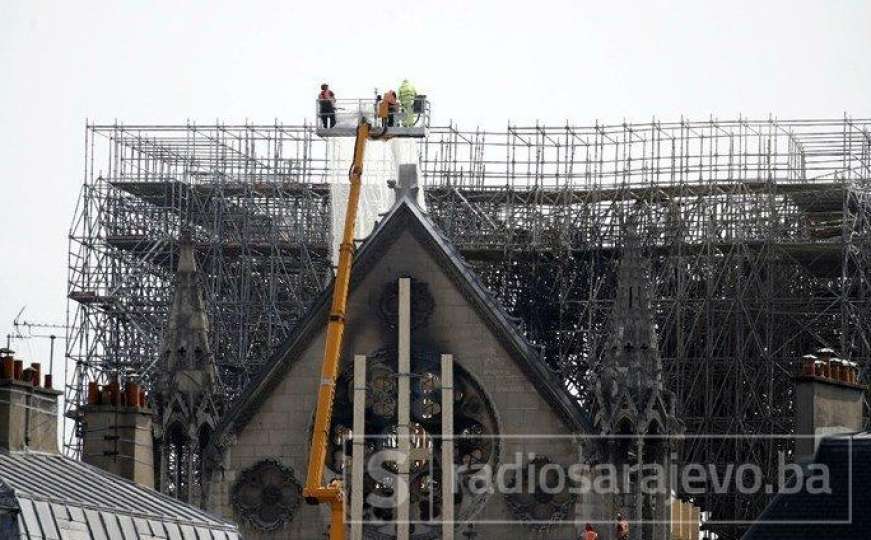 Počeli su radovi na pokrivanju Notre Damea