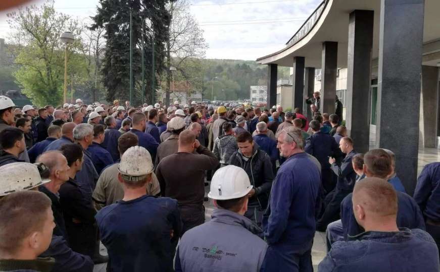 Prekinut štrajk u Banovićima, rudari otišli u jamu