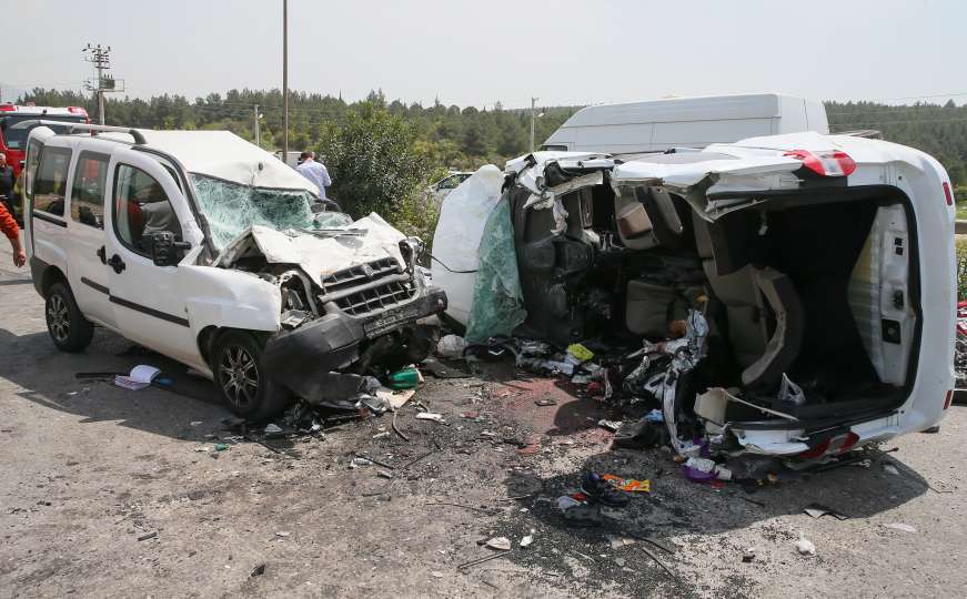 U stravičnoj saobraćajnoj nesreći u Turskoj poginulo sedam osoba
