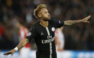 Neymar izgubio živce i udario navijača