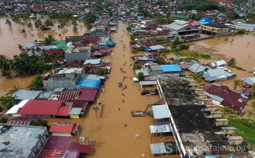 U poplavama i klizištima u Indoneziji 29 poginulih, 12.000 ljudi ostalo bez domova