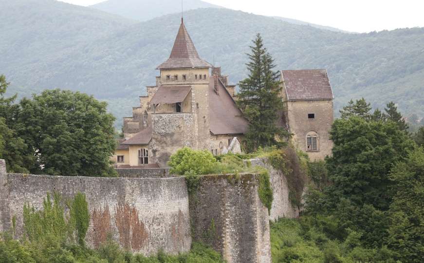 Stari grad Ostrožac "digli iz mrtvih": Sve češća vjenčanja na utvrdi