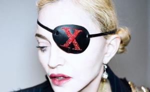 Ko ju je pustio u emisiju: Madonnin "razliveni" dekolte šokirao fanove
