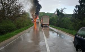 U direktnom sudaru autobusa i kamiona poginule četiri osobe