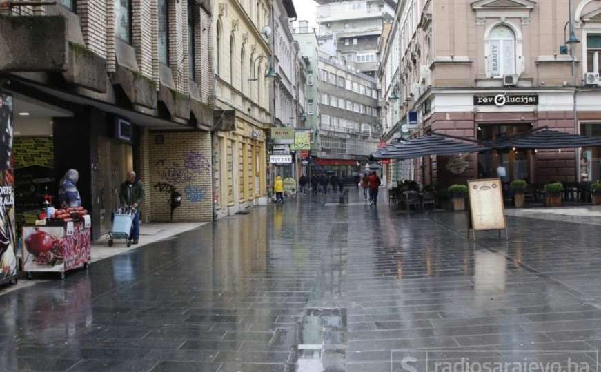 Pogledajte "prazničnu" atmosferu na ulicama Sarajeva: Nigdje nikoga...