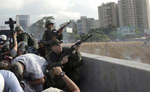 Venecuela u haosu: U sukobima demonstranata i policije ubijena žena