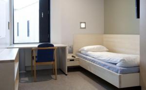 Zatvor u Norveškoj kao hotel: Kriminalci u ćeliji imaju frižider i računar