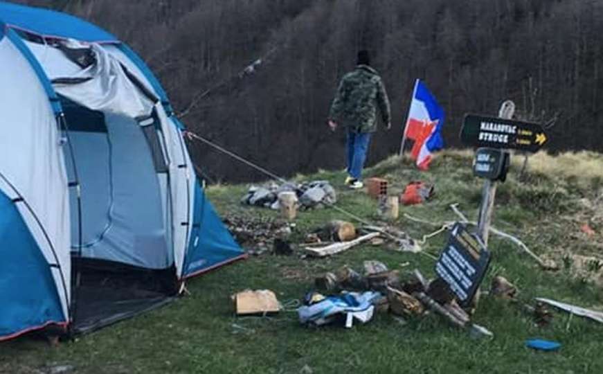 Na vrhu Velebita viorila se zastava Jugoslavije, hrvatski mediji to nazvali skandalom
