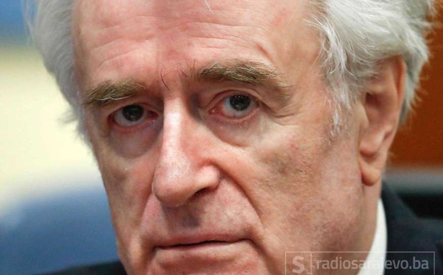 Skandal: Karadžić se telefonom uključio i poručio da se "država rađa u krvi"