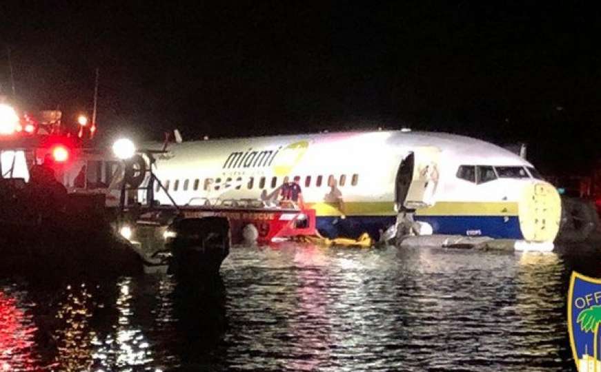 Boeing 737 završio u rijeci na kraju piste, povrijeđena 21 osoba