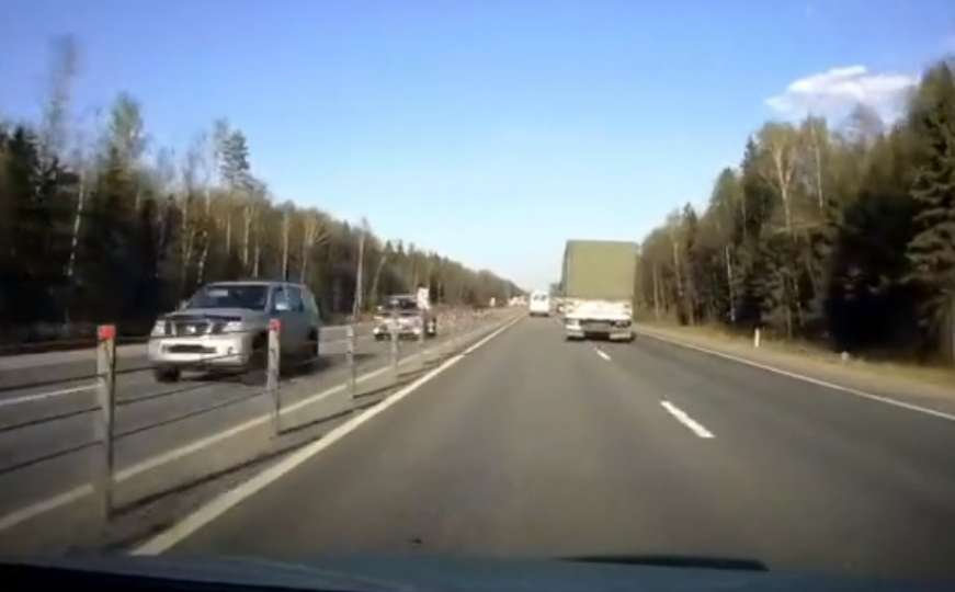 Uznemirujući snimak: Nepažnja i brzina odnijeli jedan ljudski život na autoputu