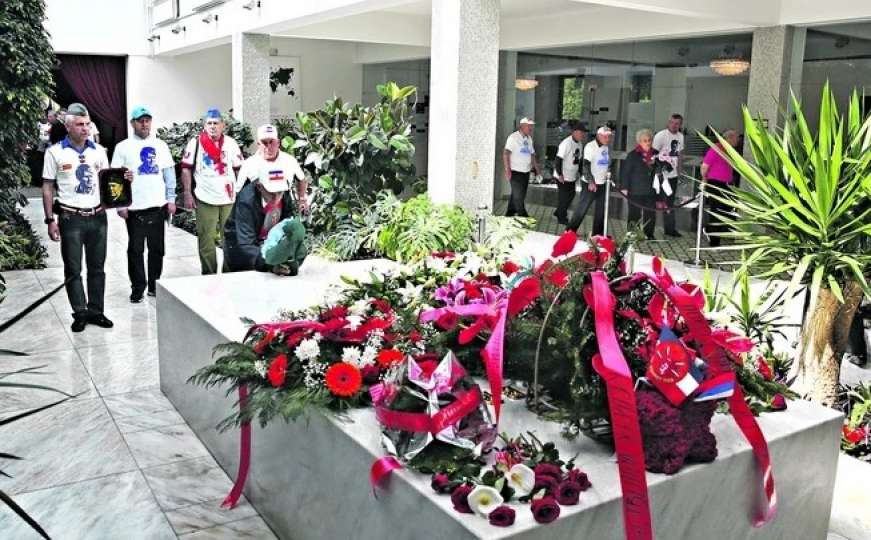 Kuću cvijeća hodočaste Titovi poštovaoci i 39 godina nakon njegove smrti