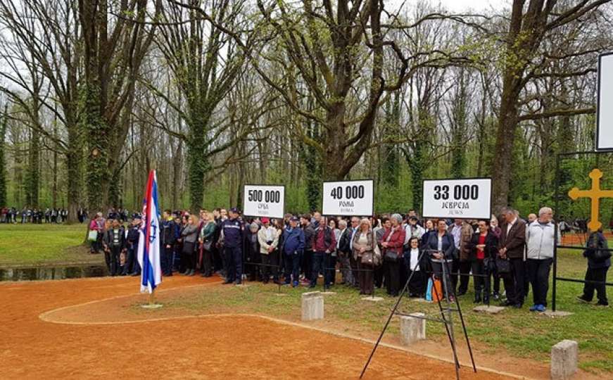 Dodik, Brnabić i drugi položili vijenac u znak sjećanja na žrtve Jasenovca 