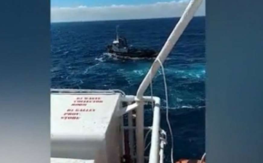 Pokvario se motor: Brod na kojem je više od 300 ljudi još na Jadranu