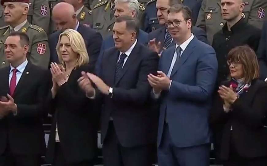 Dodik, Cvijanović i Vučić na paradi u Nišu, predstavljeno rusko oružje