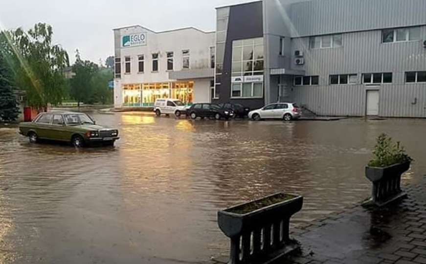 Poplave i u Bihaću: Poplavljeno je nekoliko kuća, vodostaji rijeka u porastu