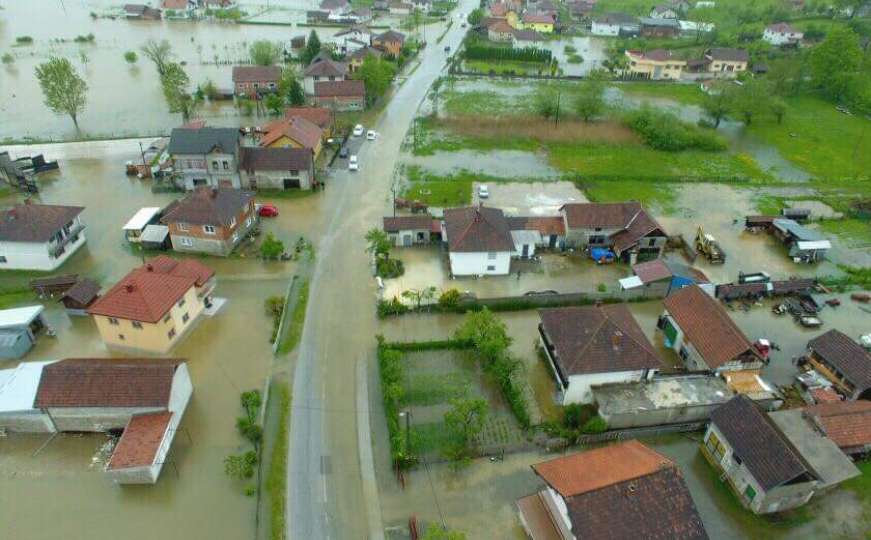 Poplave u Cazinu snimljene iz zraka