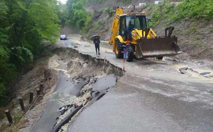 Težak dan u BiH: Koje su se rijeke izlile, šta je srušeno, ko je bez struje i vode...
