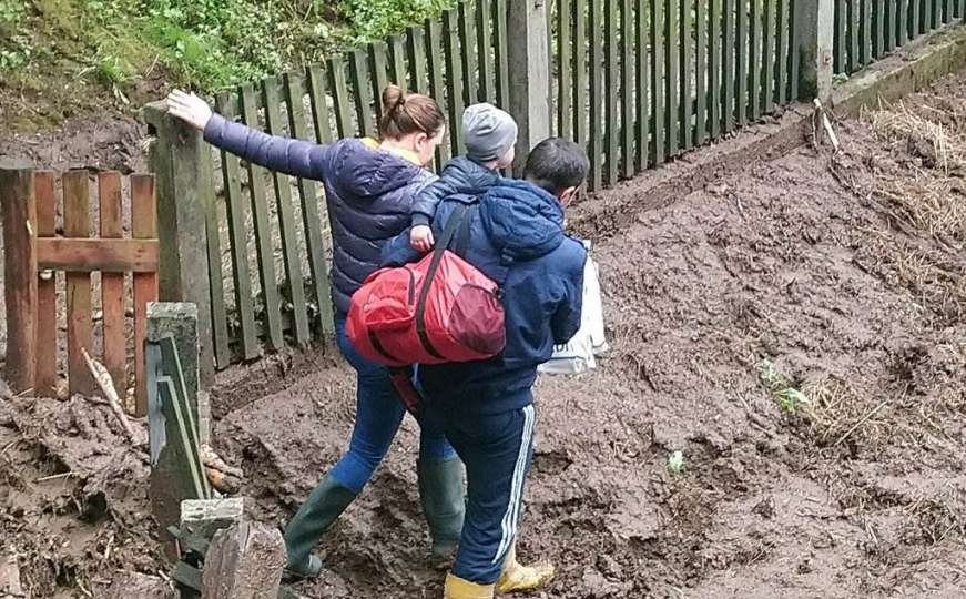 Poplave u Nemili: Nema nikog da nam pomogne