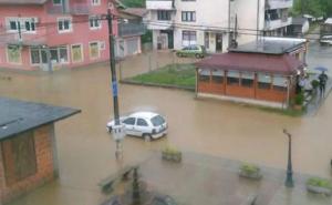 Trenutno stanje na cestama u BiH: Više puteva poplavljeno, promet obustavljen...
