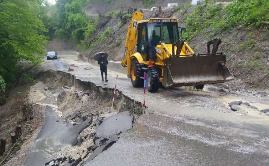 Vozači oprez: Obustavljen saobraćaj, odroni i poplave širom BiH