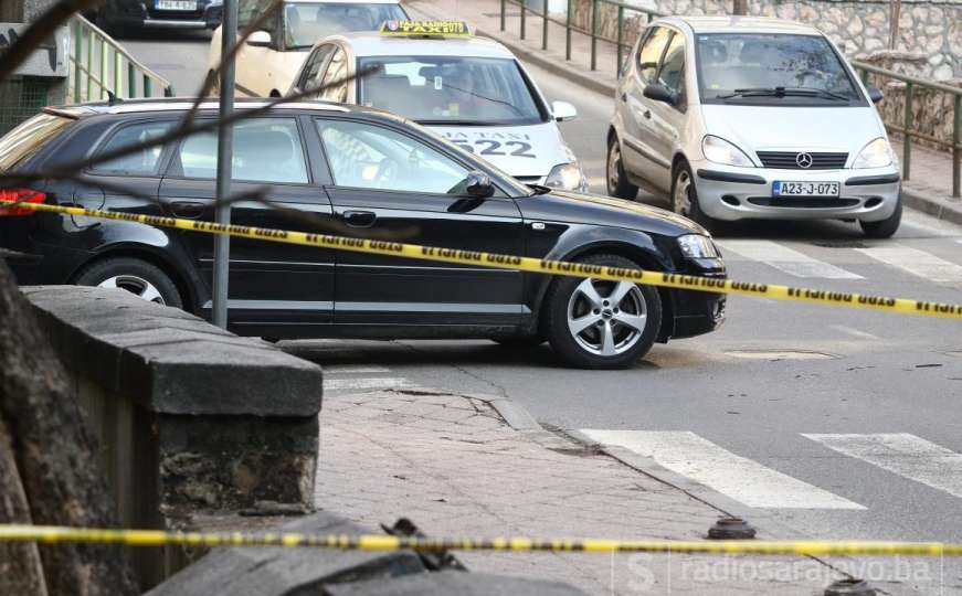 Nesreća u Sarajevu: U sudaru vozila u naselju Marijin-Dvor jedna osoba povrijeđena