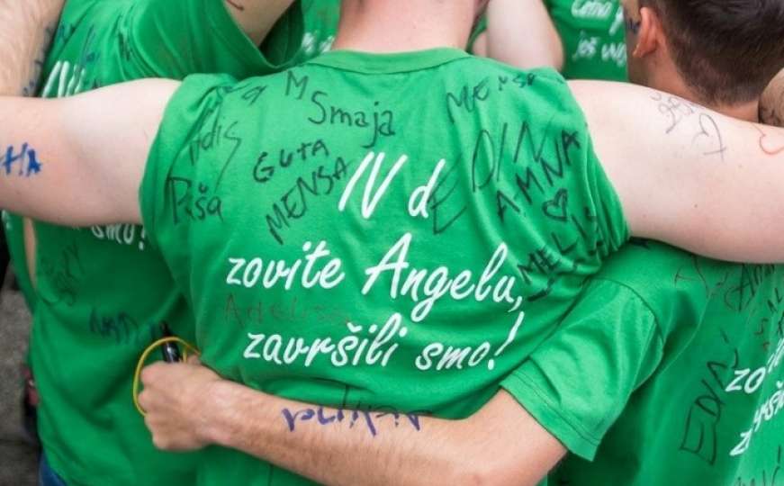 "Zovite Angelu, završili smo": Poruke maturanata Medicinske škole u Tuzli