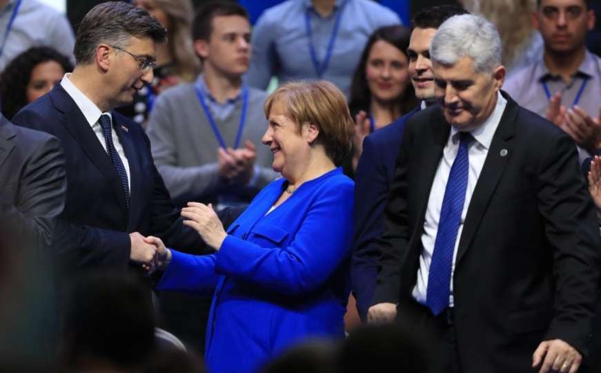 HDZ Angeli Merkel u Zagrebu pustio Tompsona i Herceg-Bosno srce ponosno